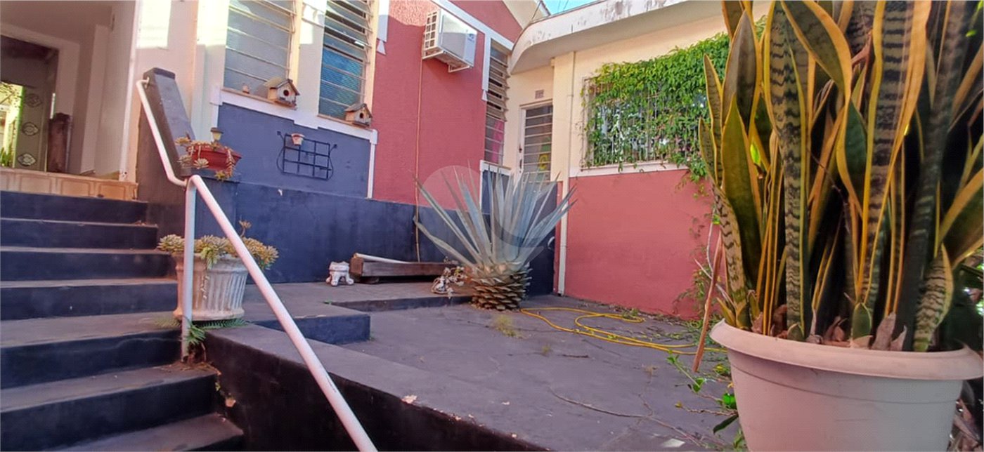 Oportunidade Única no Centro de São Carlos: Imóvel Versátil para Residência ou Negócio