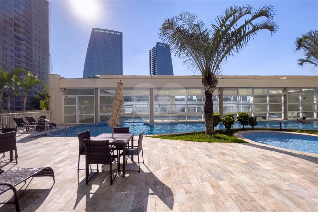 Apartamento à venda com 3 quartos, sendo 1 suíte, em Santo Amaro, São Paulo, SP