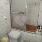 Apartamento duplex, espaçoso, ensolarado. Ideal para uma bela modernização.