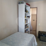 Apartamento duplex, espaçoso, ensolarado. Ideal para uma bela modernização.