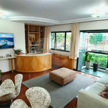 Apartamento à venda no Planalto Paulista de 147m² com 3 suítes e 3 vagas.