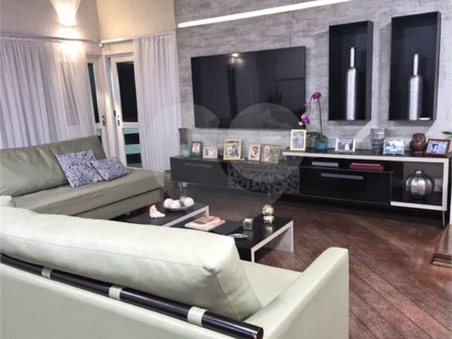 Casa à venda com 4 suítes no condomínio Jardim Ibiratiba, São Paulo - SP