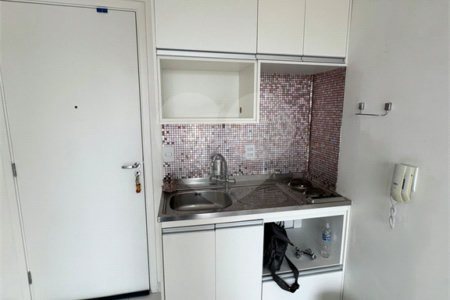 Apartamento à Venda na Rua Catumbi – 33m²