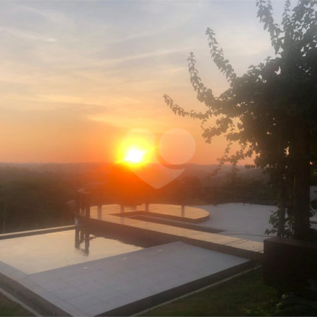 Mansão de Luxo em Louveira: Viva o Sonho no Condomínio Jardim Primavera