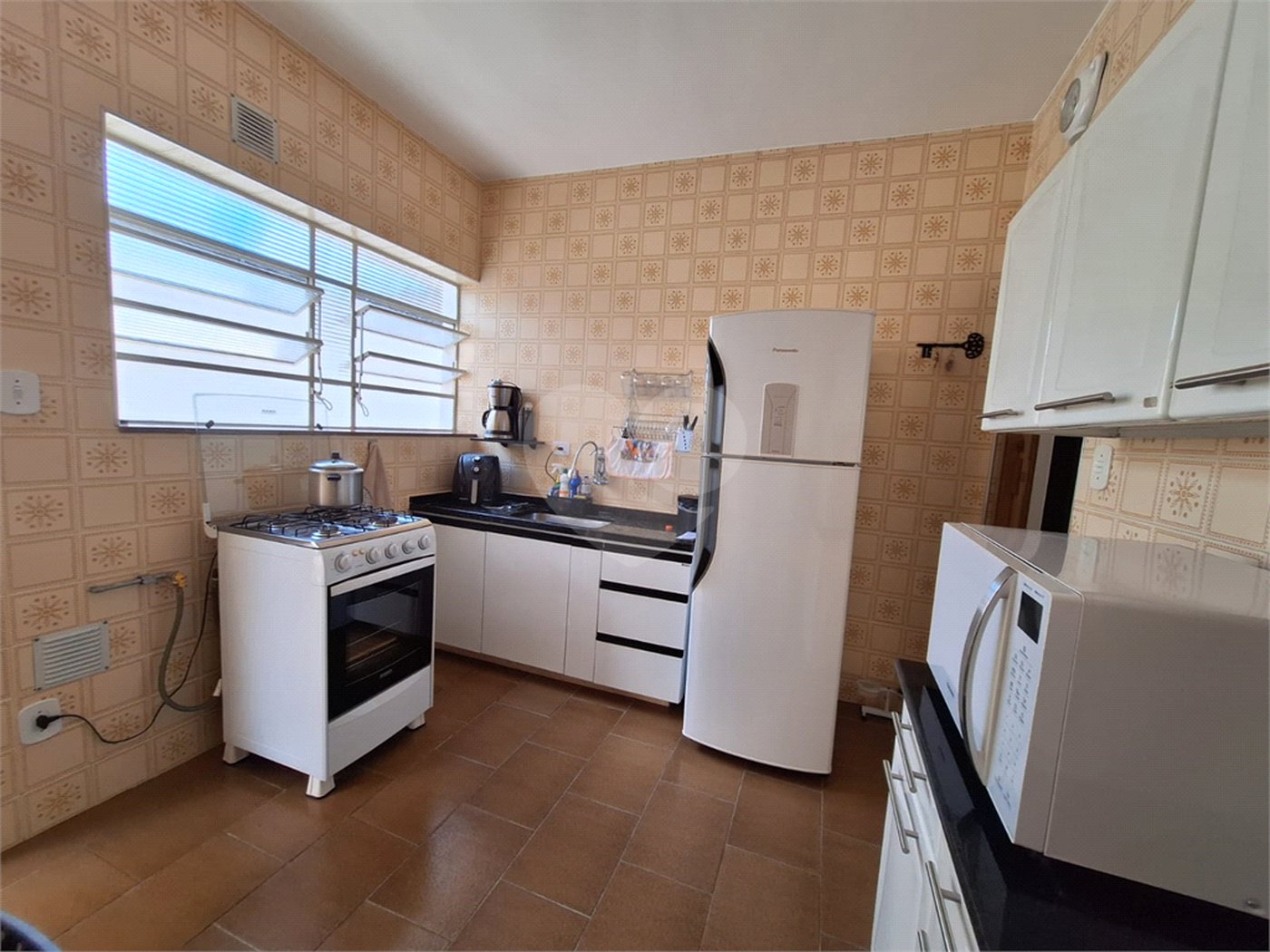 Casa à venda com 2 dormitórios á venda.