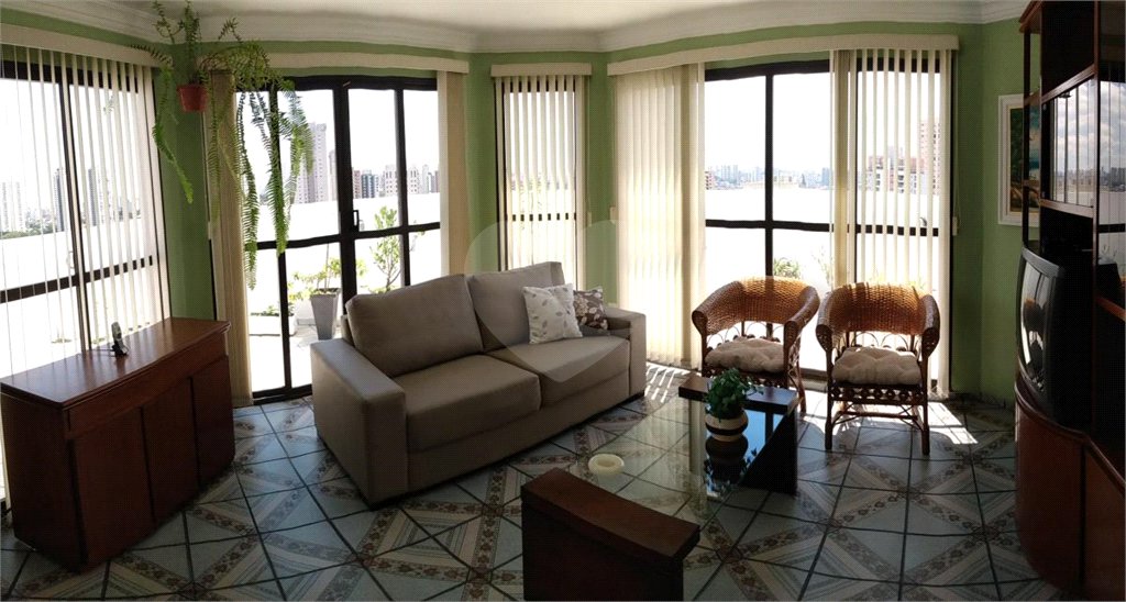 Cobertura Duplex com 156m2 no Ipiranga com 3 dormitórios sendo 1 suíte, espaço gourmet, 3 vagas