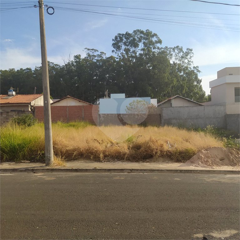 Terreno com 160,00 m² no Parque dos Flamboyant.