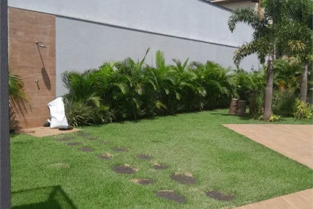 Casa à venda com 3 suítes em Moinho Velho, Cotia, SP