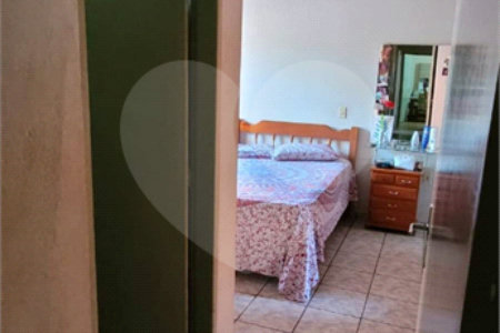 Casa térrea em Ibaté/SP.