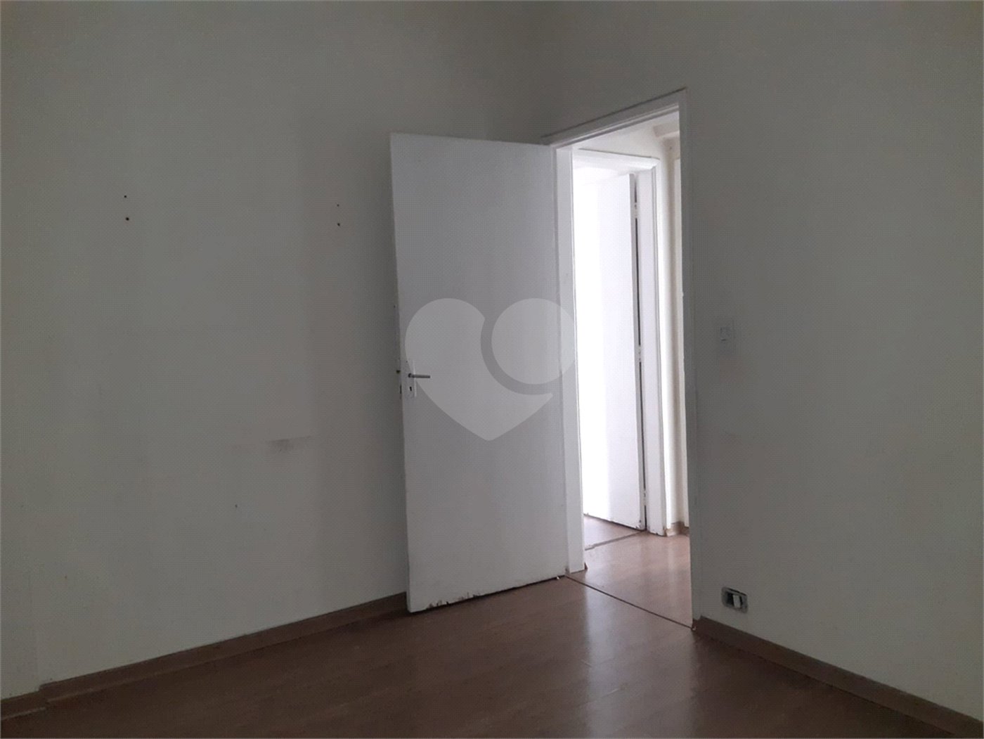 Apartamento de 87m² localizado na avenida principal do bairro de Santana, uma das regiões mais valorizadas da Zona Norte!