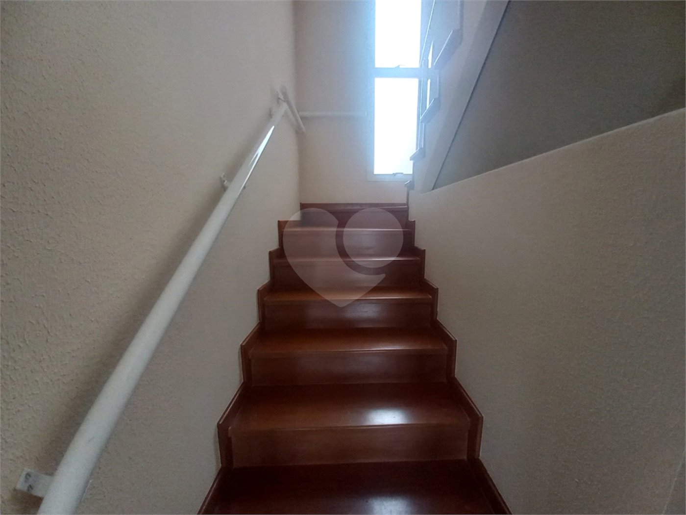 Excelente sobrado a venda no Condomínio Parque Sabará.