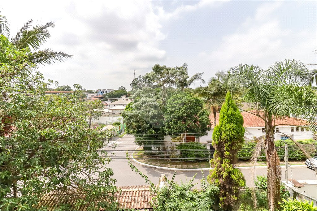 Sobrado à venda com 4 quartos, sendo 2 suítes,  em Interlagos, São Paulo, SP