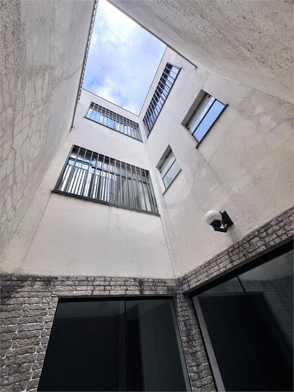 Prédio Comercial de Alto Padrão - 253m², 5 Salas, 5 banheiros , 3 Vagas , à venda na Moóca