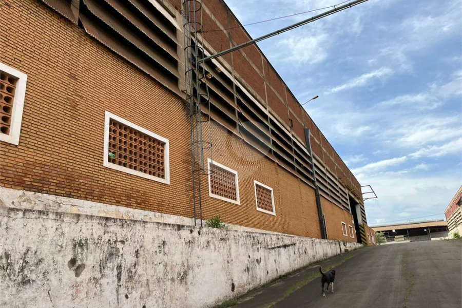 Excelente Galpão comercial para empresas disponível para venda e locação em Piracicaba - SP.