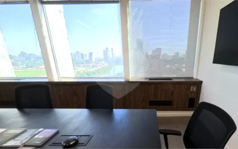 Sala comercial de 198m² com vista em Pinheiros