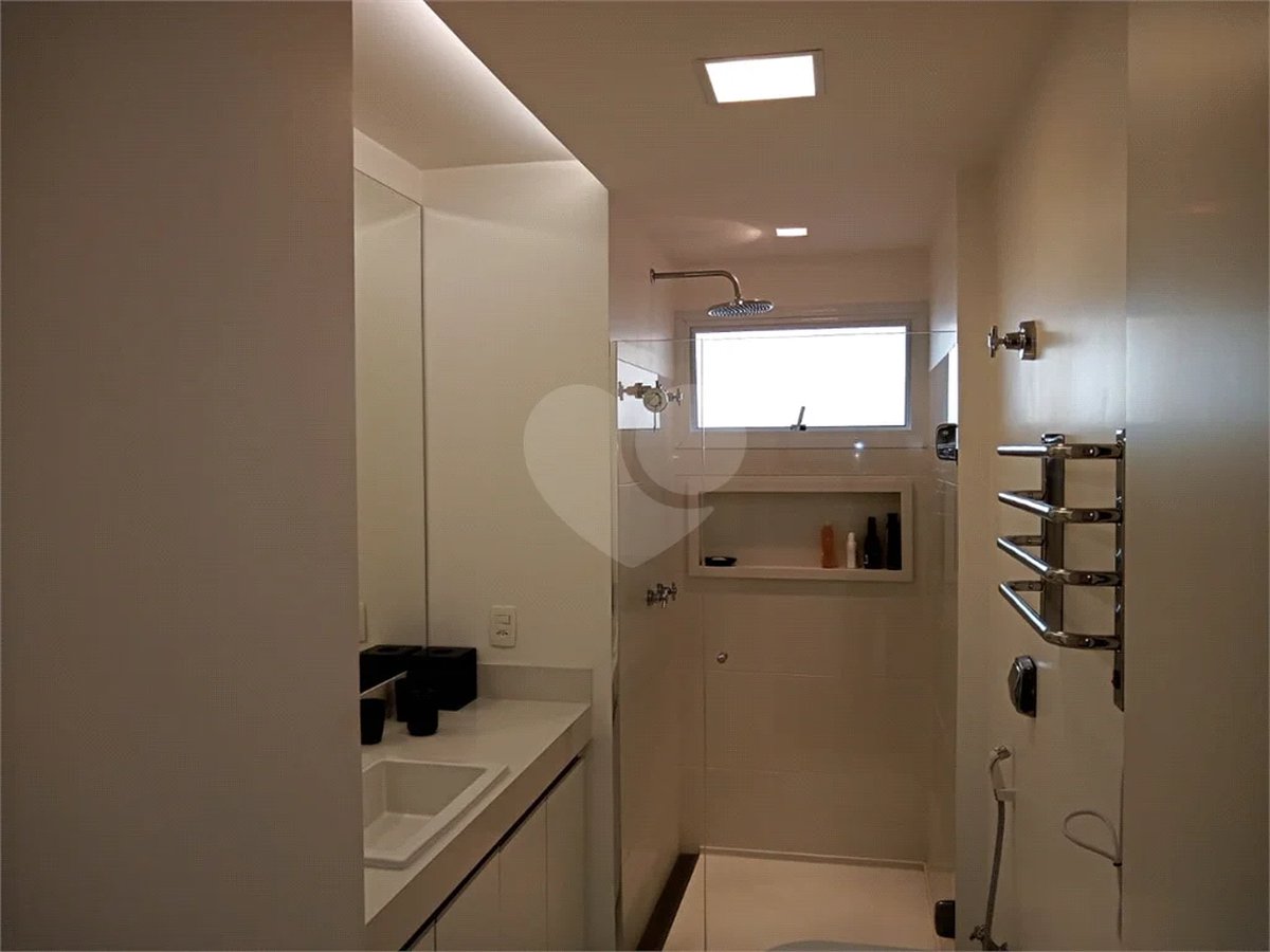 Apartamento à venda com 3 quartos, sendo 1 suíte, em Higienópolis, São Paulo, SP