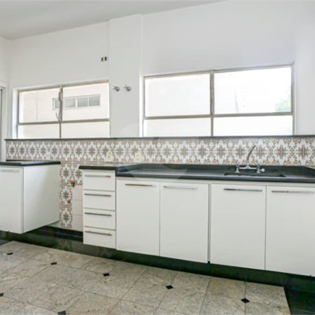 Apartamento na Bela Vista com 228m² 3 dormitorios Aceita e estuda Permuta.