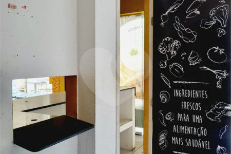 Imóvel térreo com mezanino pronto para lanchonete, venda ou locação, na Barra Funda