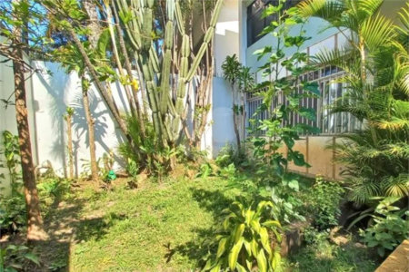 Sobrado à venda 241m² na Vila Mariana 04 dormitórios, 01 suíte e 03 vagas.