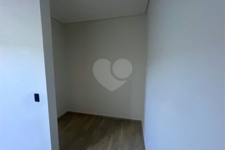 Casa em condomínio a venda.
