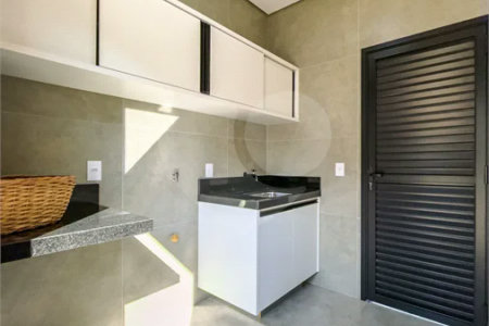 Indaiatuba - Condomínio Milano - Sobrado - 350 m² de terreno - 240 m² de área construída - 4 vagas de garagem, sendo 2 cobertas - Salas de estar e jantar integradas - 3 suítes com closet e varanda no pavimento superior - Escritório no térreo - Espaço gourmet com churrasqueira - Banheiro externo