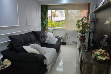 Apartamento de 3 quartos, com garagem, á venda no Cambuci