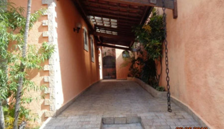 Casa Térrea à venda com 3 suítes em Ferreira, São Paulo, SP