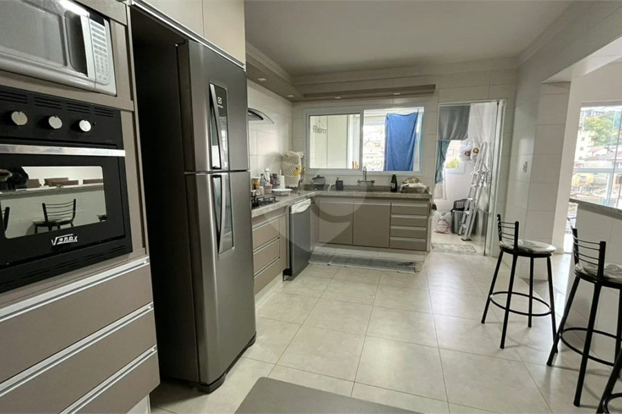 Apartamento à venda com 3 quartos, sendo 1 suíte, no Centro, Poços de Caldas - MG