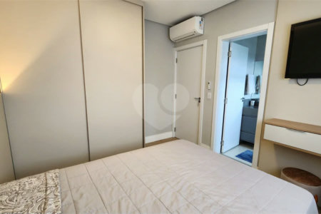 Casa à venda com 3 suítes no condomínio Via Castelli, Louveira - SP