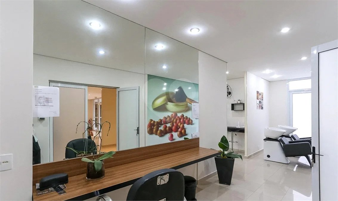 Apartamento mobiliado de 102 m² para locação no Centro de São Bernardo do Campo, com 3 dormitórios, 1 suíte, varanda gourmet com vista para o Paço Municipal, 2 vagas e lazer completo.