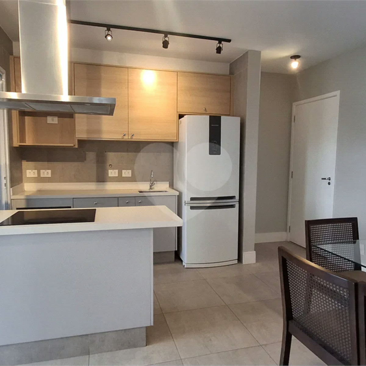 Apartamento com 2 vagas no Campo Belo