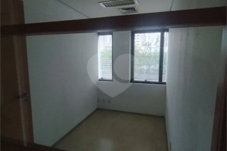 Sala comercial para locação no Jardim Paulista, 90 m², 2 garagens
