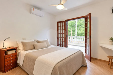 Casa à venda com 3 quartos, sendo 2 suítes,  em Interlagos, São Paulo, SP