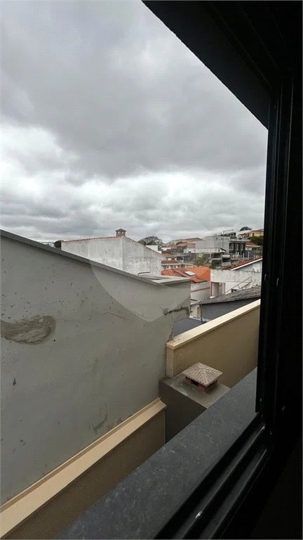 Sobrado Novinho com excelente acabamento e quintal com área gourmet e churrasqueira