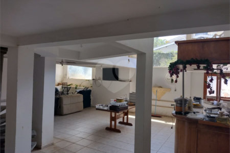 Casa à venda com 7 quartos, sendo 4 suítes, no condomínio Estância Marambaia, Vinhedo - SP