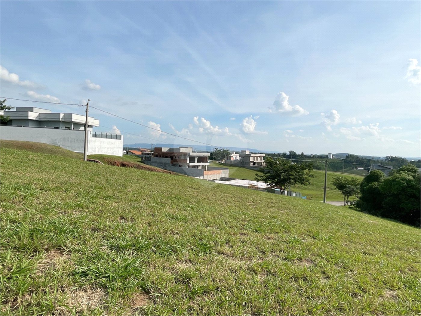 Terreno a venda no condomínio Reserva Santa Isabel Louveira