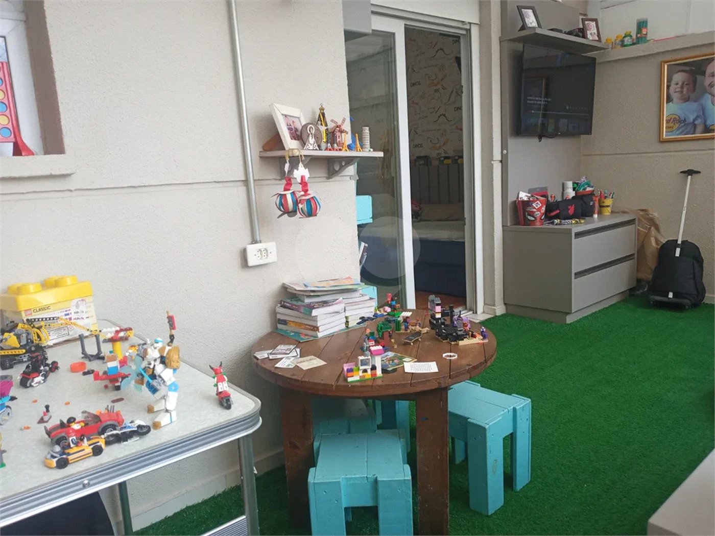 Apartamento 3 dormitórios, região do Campo Belo. Condomínio com laser completo.