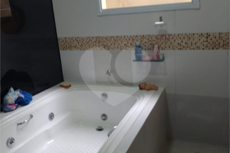 Casa á venda em Atibaia - SP