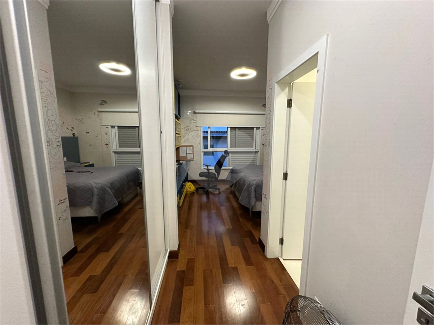 Casa a venda no condomínio Damha II