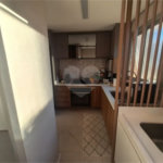 Apartamento totalmente mobiliado com 2 dormitórios, 1 vaga