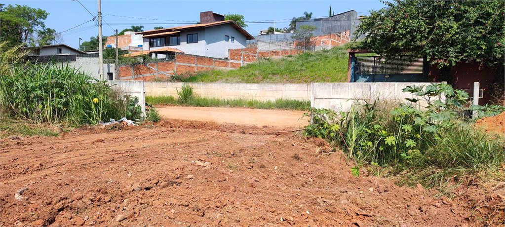 Terreno em Atibaia com 3.410 metros, pronto para construir, topografia plana, excelente localização