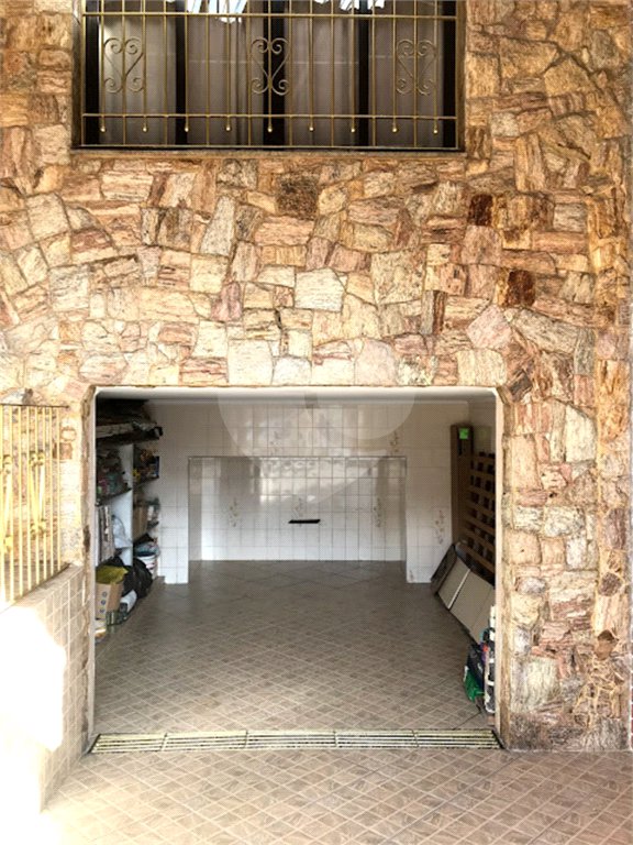 Sobrado com 234m², 3 dormitórios, sendo 1 suíte, 2 vagas, à venda na Vila Ema.