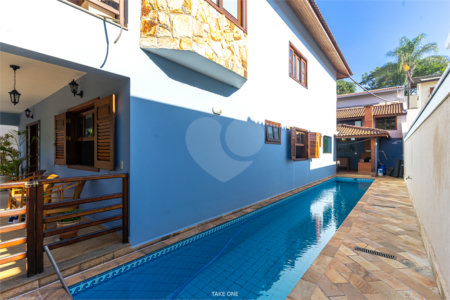 Belíssimo sobrado com piscina aquecida no Condomínio Villagio Capriccio - Louveira SP.