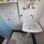 Apartamento para locação com 2 dormitórios, sendo 1 suíte com 02 vagas, totalmente climatizado nos 3 ambientes