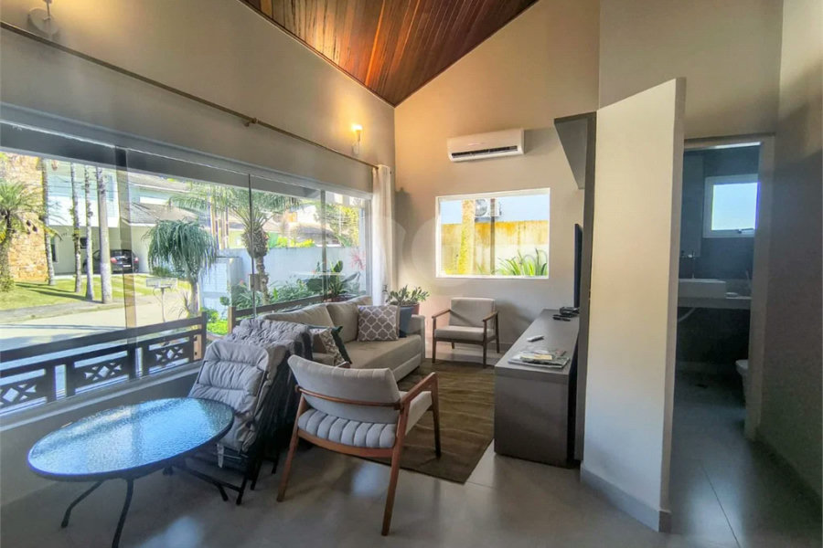 Casa à venda com 5 quartos, sendo 4 suítes, em Riviera de São Lourenço, Bertioga, SP
