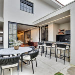 Casa de Vila à venda com 5 quartos, sendo 3 suítes, em Jardim Hípico, São Paulo, SP