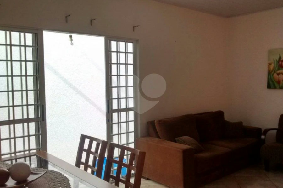 Casa térrea à venda na região do Imirim, 2 dormitórios, 2 vagas de garagem!