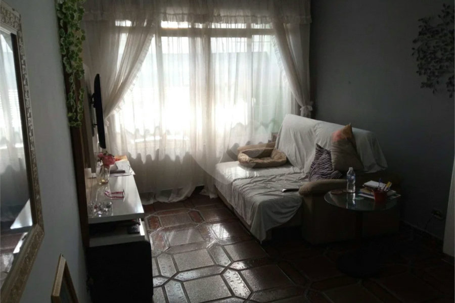 Ótimo sobrado, com amplo espaço interno (127m2), possuindo 03 dormitórios (01 suíte),