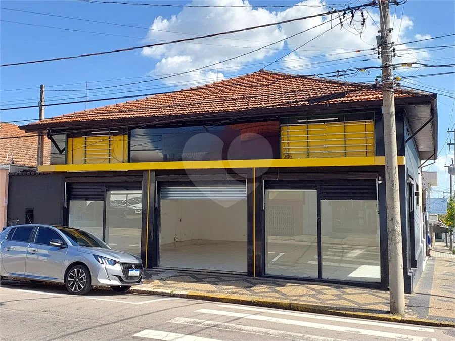 Salão Comercial para Locação | Esquina no Centro de Salto/SP
