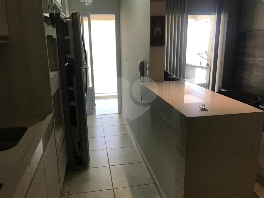 APARTAMENTO MOBILIADO EM FRENTE AO SHOPPING 02 DORMITÒRIOS